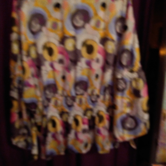 Nwot colordul blouse - Picture 5 of 6